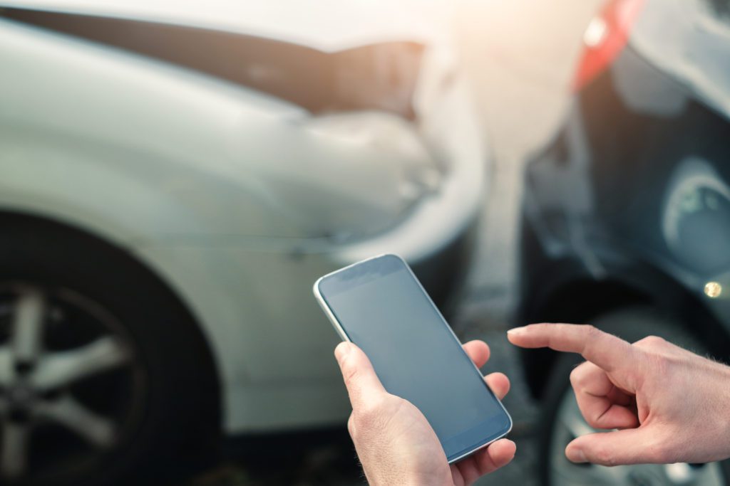 Mobile phone help calling after a car accident